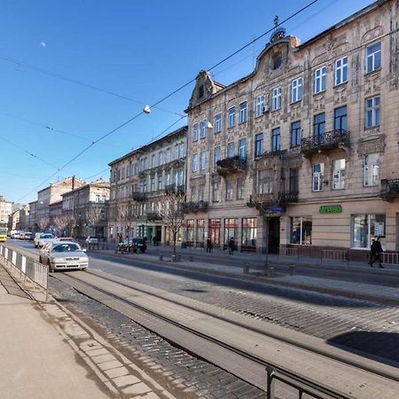 Зелені Апартаменти Біля Оперного Театру Flat In The City Center Lviv Luaran gambar