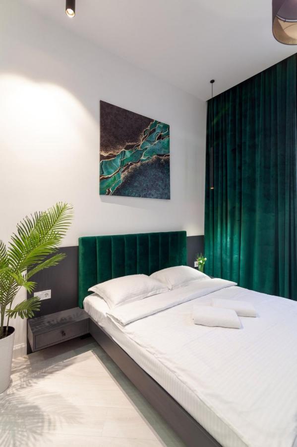 Зелені Апартаменти Біля Оперного Театру Flat In The City Center Lviv Luaran gambar